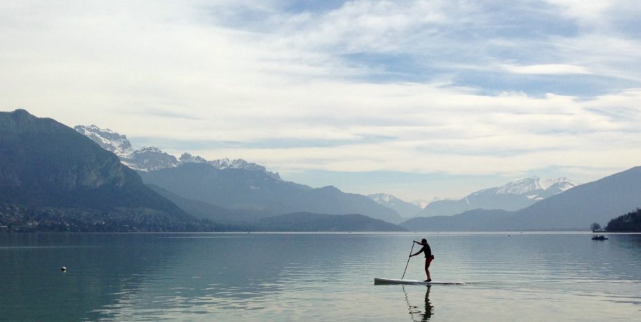 Stand up paddle sur le lac d'Annecy